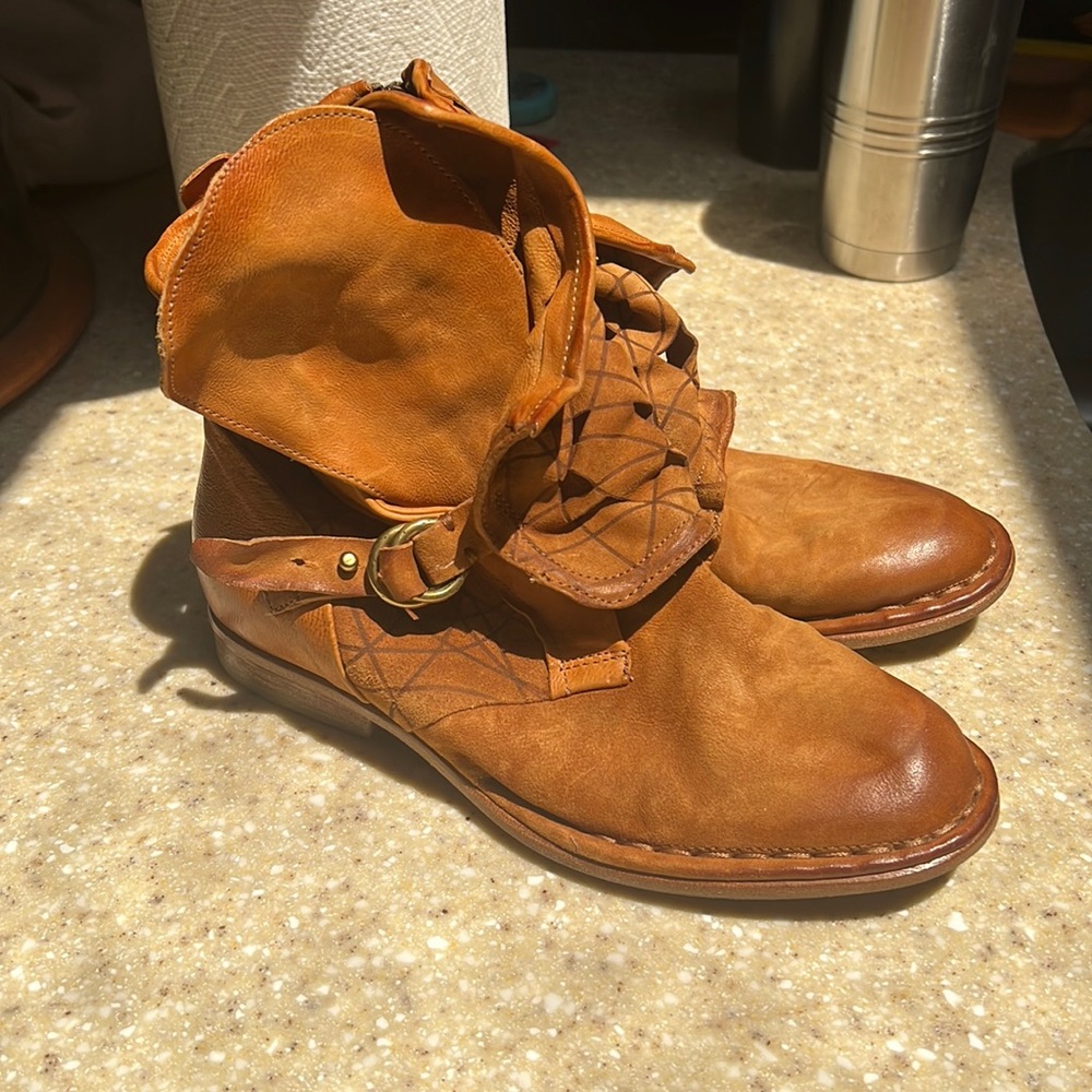 Nellyn Boots - sundance
